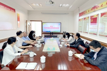 平湖市政协主席何健莅临6686体育网页登录全资子公司平湖景包调研走访