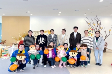 以一份温暖 换一身星光——6686体育网页登录团委与曹桥行知幼儿园开展爱心结对活动